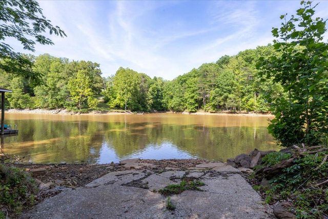 70 Crescent LN, Wirtz, VA 24184
