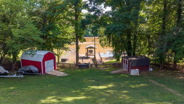 70 Crescent LN, Wirtz, VA 24184