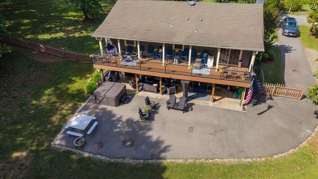 70 Crescent LN, Wirtz, VA 24184