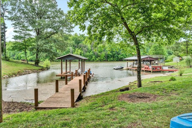 70 Crescent LN, Wirtz, VA 24184