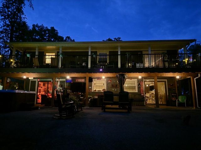 70 Crescent LN, Wirtz, VA 24184