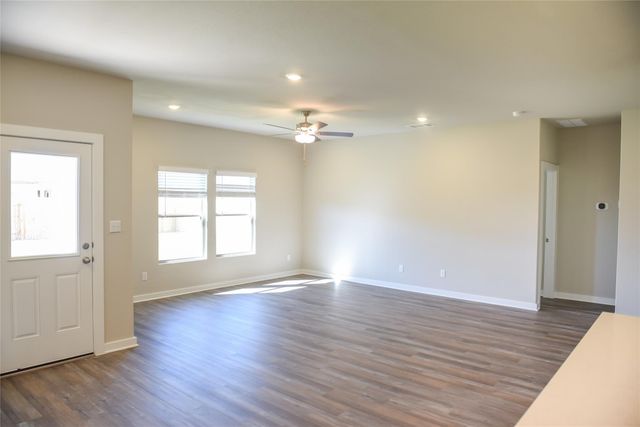 156 Ayres Horn, Cedar Creek, TX 78612