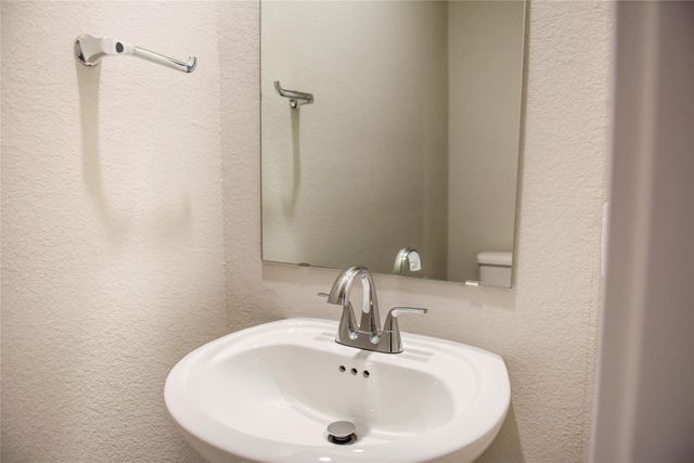 156 Ayres Horn, Cedar Creek, TX 78612