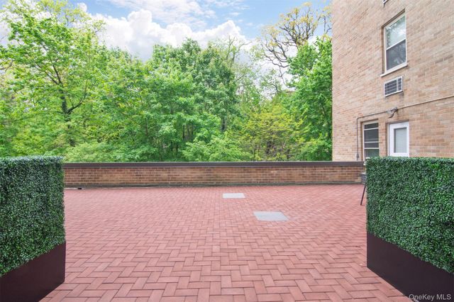 72 Pondfield Road West 1G, Bronxville, NY 10708