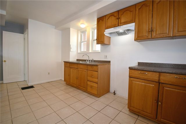 2308 Starkamp St, Brookline, PA 15226