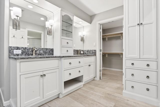 7934 DOVIE LN, Germantown, TN 38138