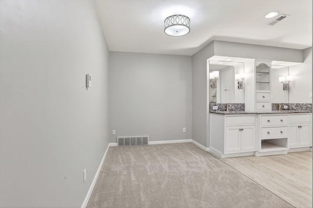 7934 DOVIE LN, Germantown, TN 38138