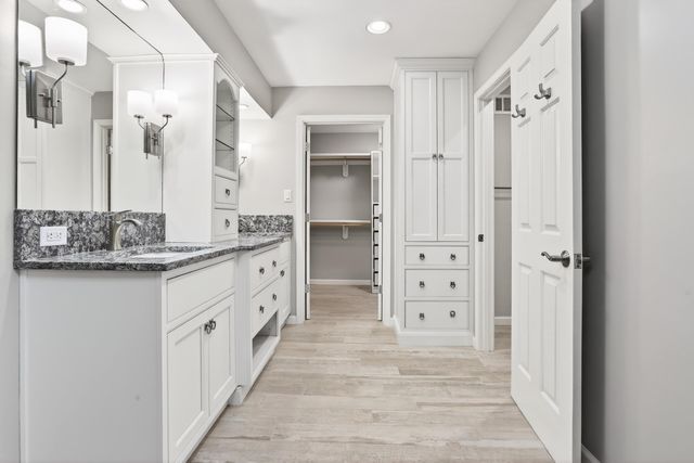 7934 DOVIE LN, Germantown, TN 38138