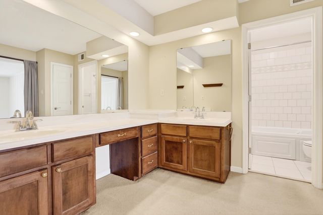 7934 DOVIE LN, Germantown, TN 38138