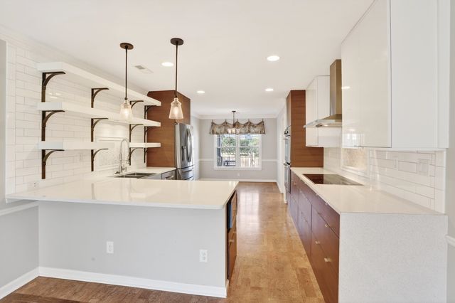 7934 DOVIE LN, Germantown, TN 38138