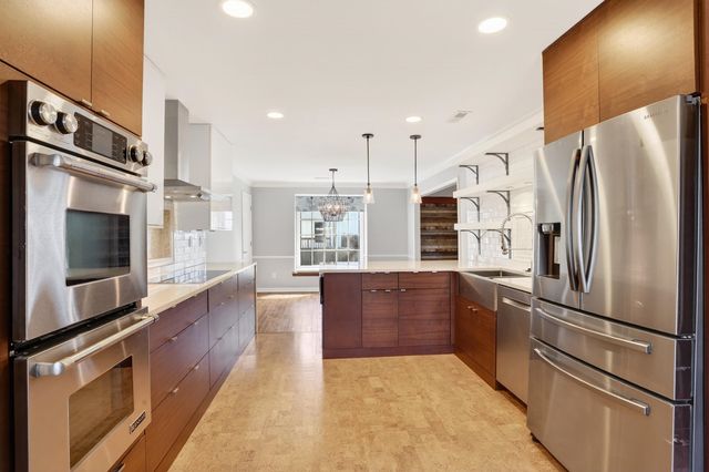 7934 DOVIE LN, Germantown, TN 38138