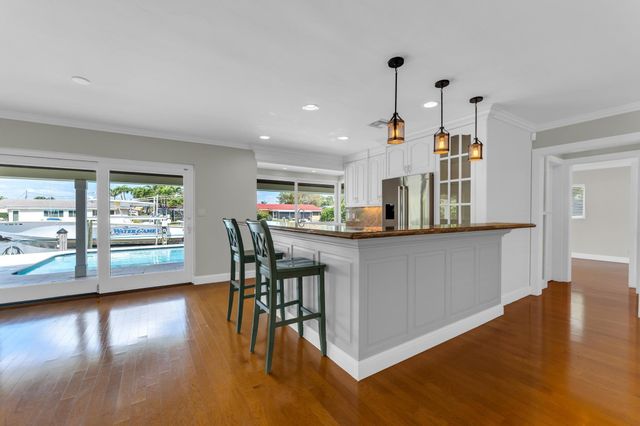 925 SE 10th Street, Pompano Beach, FL 33060