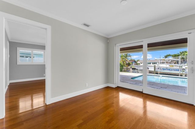 925 SE 10th Street, Pompano Beach, FL 33060