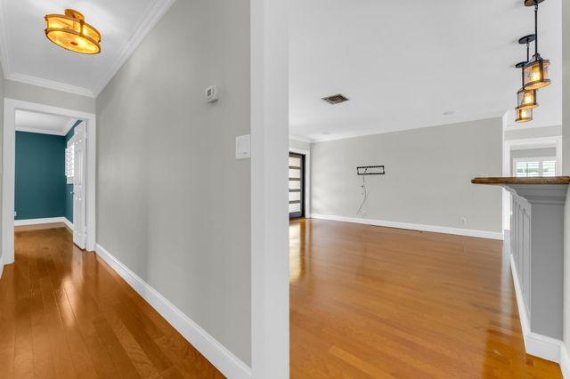925 SE 10th Street, Pompano Beach, FL 33060