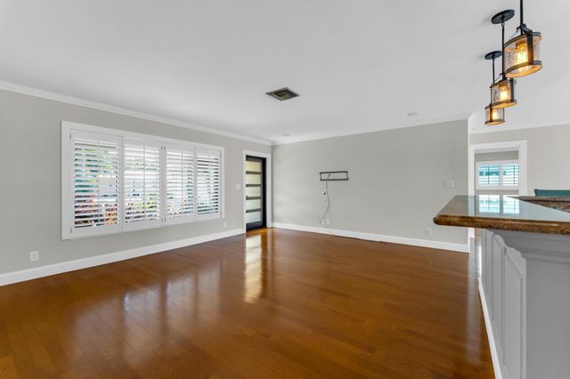 925 SE 10th Street, Pompano Beach, FL 33060