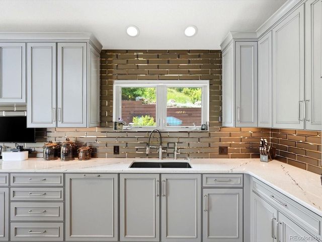6081 Silver Thorn Run, Littleton, CO 80125