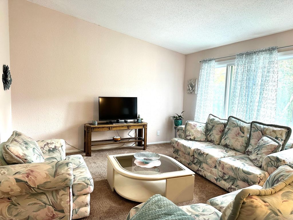 6858 Sandlewood Road, Woodbury, MN 55125 — photo 5