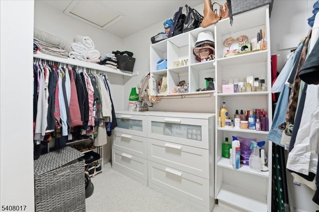 159 Henderson Pl, East Windsor Twp., NJ 08520