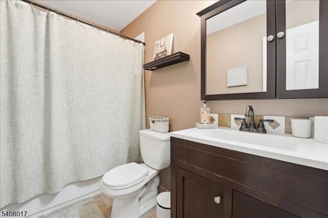 159 Henderson Pl, East Windsor Twp., NJ 08520