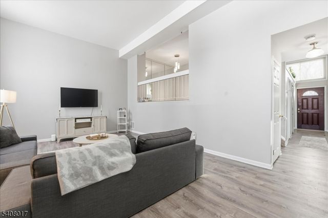 159 Henderson Pl, East Windsor Twp., NJ 08520