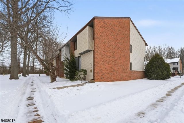 159 Henderson Pl, East Windsor Twp., NJ 08520