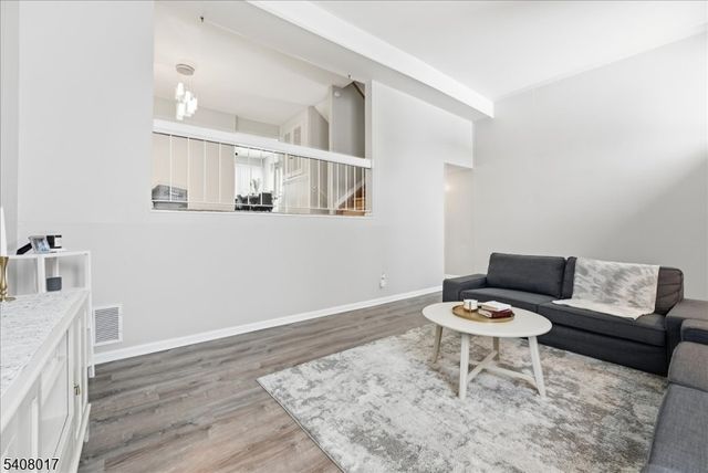 159 Henderson Pl, East Windsor Twp., NJ 08520