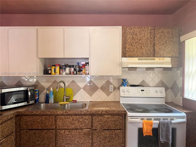 15350 SW 308th St, Homestead, FL 33033