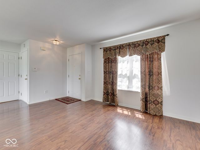 944 Angus Lane, Indianapolis, IN 46217