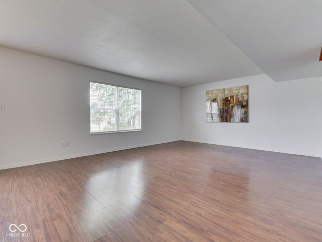 944 Angus Lane, Indianapolis, IN 46217