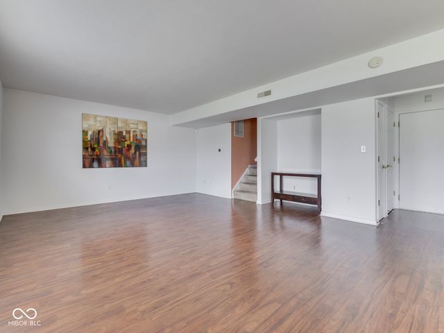 944 Angus Lane, Indianapolis, IN 46217