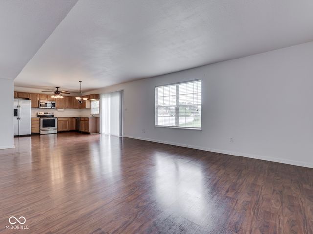 944 Angus Lane, Indianapolis, IN 46217