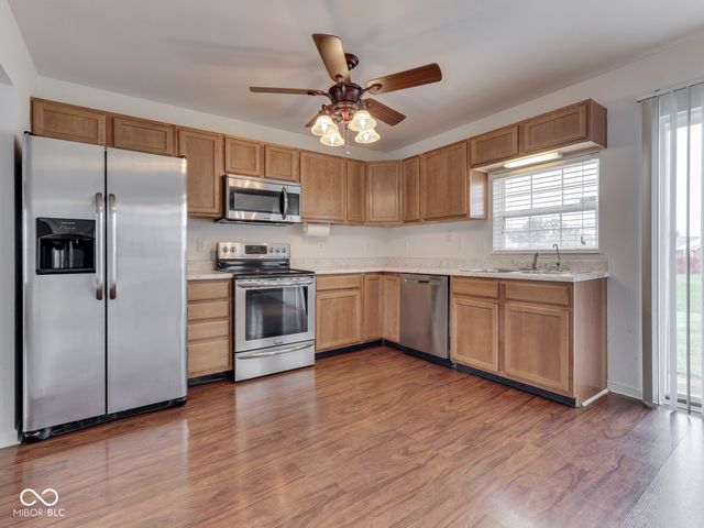944 Angus Lane, Indianapolis, IN 46217