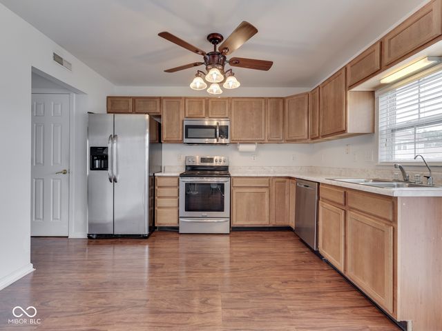 944 Angus Lane, Indianapolis, IN 46217