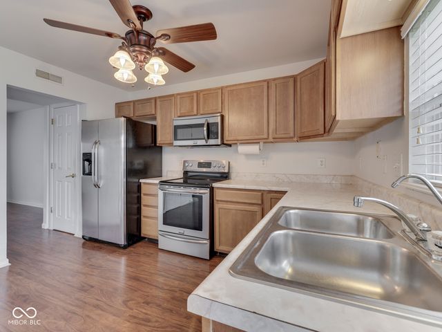 944 Angus Lane, Indianapolis, IN 46217