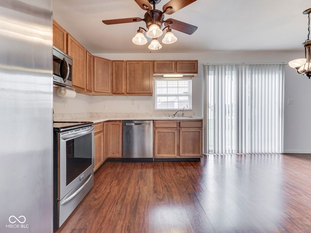 944 Angus Lane, Indianapolis, IN 46217