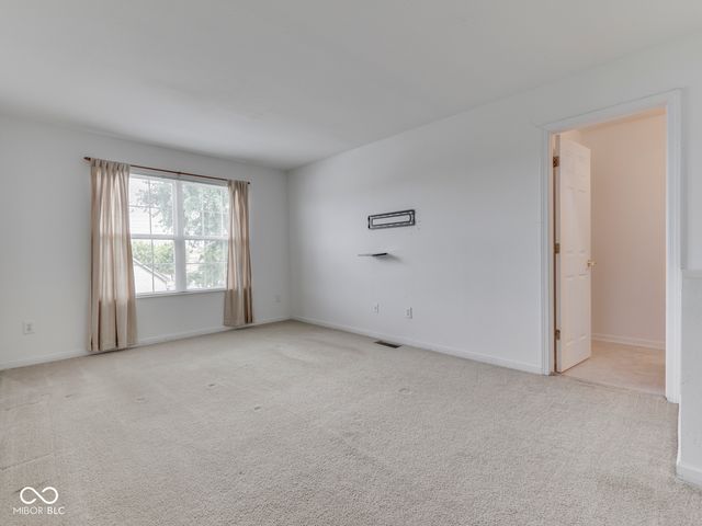 944 Angus Lane, Indianapolis, IN 46217