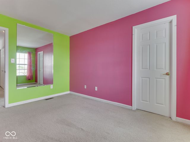 944 Angus Lane, Indianapolis, IN 46217