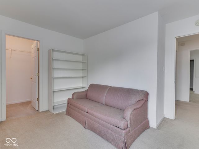 944 Angus Lane, Indianapolis, IN 46217
