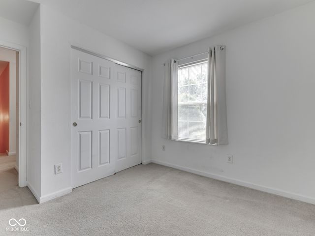 944 Angus Lane, Indianapolis, IN 46217