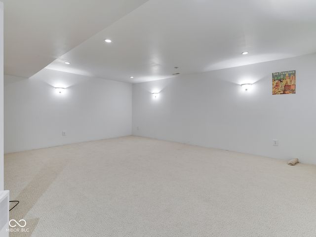 944 Angus Lane, Indianapolis, IN 46217