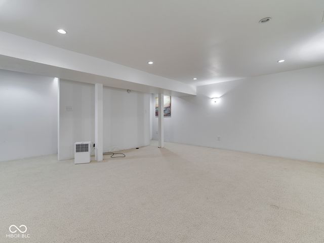 944 Angus Lane, Indianapolis, IN 46217