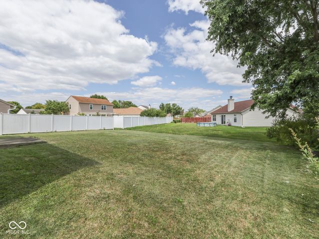 944 Angus Lane, Indianapolis, IN 46217