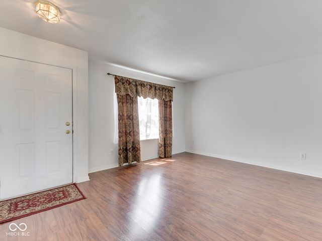 944 Angus Lane, Indianapolis, IN 46217