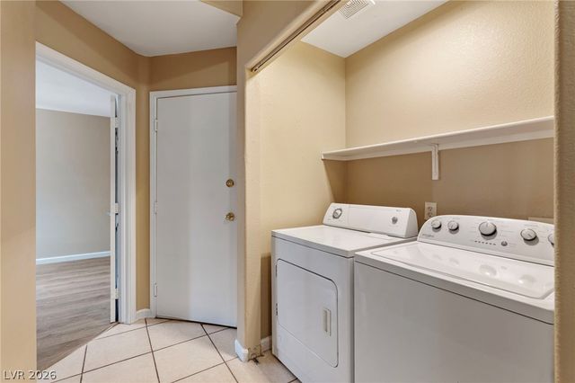 2045 Garnet Gable Avenue, Las Vegas, NV 89106