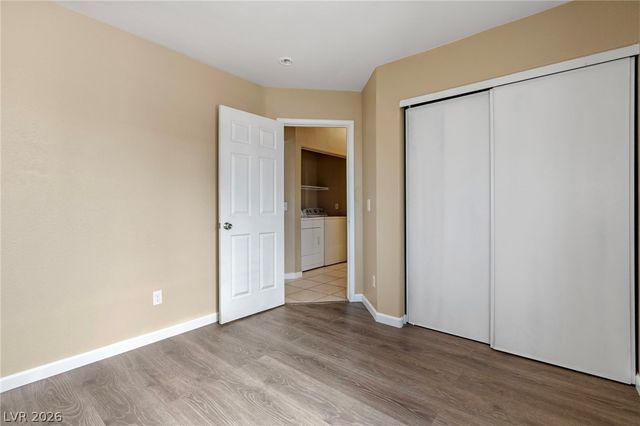 2045 Garnet Gable Avenue, Las Vegas, NV 89106
