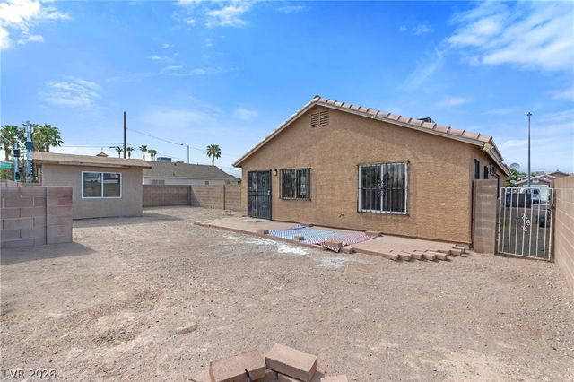 2045 Garnet Gable Avenue, Las Vegas, NV 89106