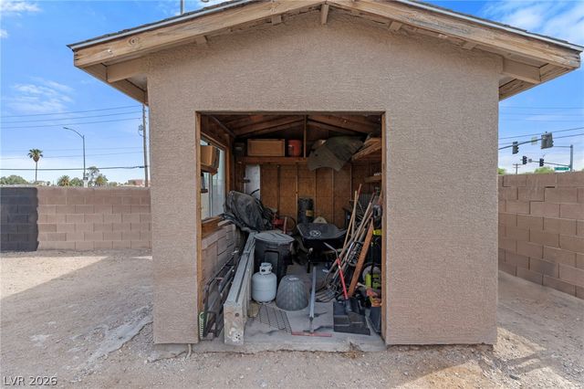 2045 Garnet Gable Avenue, Las Vegas, NV 89106