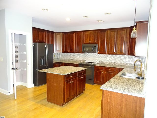 2 Everleigh Court, Simpsonville, SC 29681