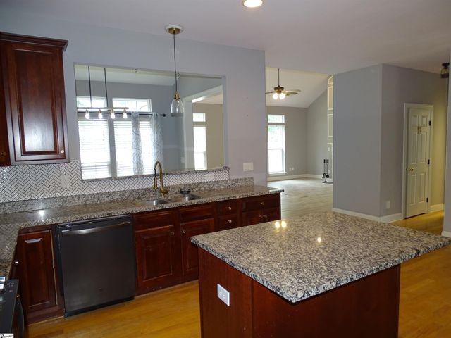 2 Everleigh Court, Simpsonville, SC 29681