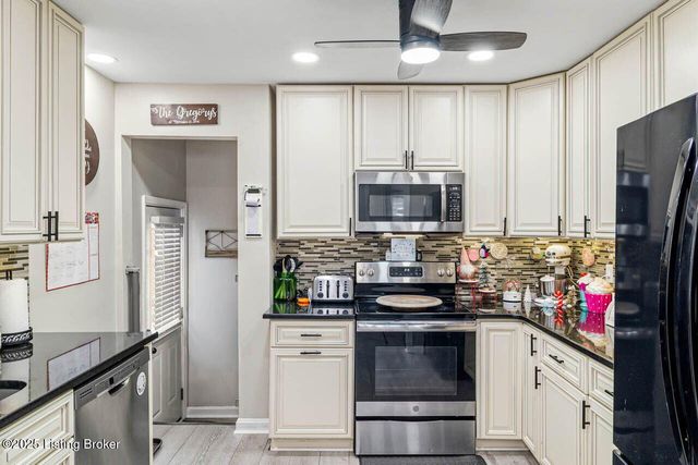 3014 McMahan Blvd, Louisville, KY 40220